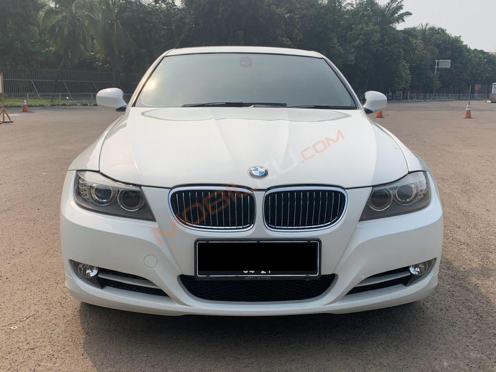 Mobil BMW 3 Series 2011