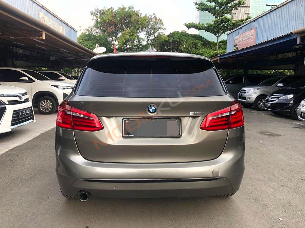 Mobil BMW 2 Series 2015