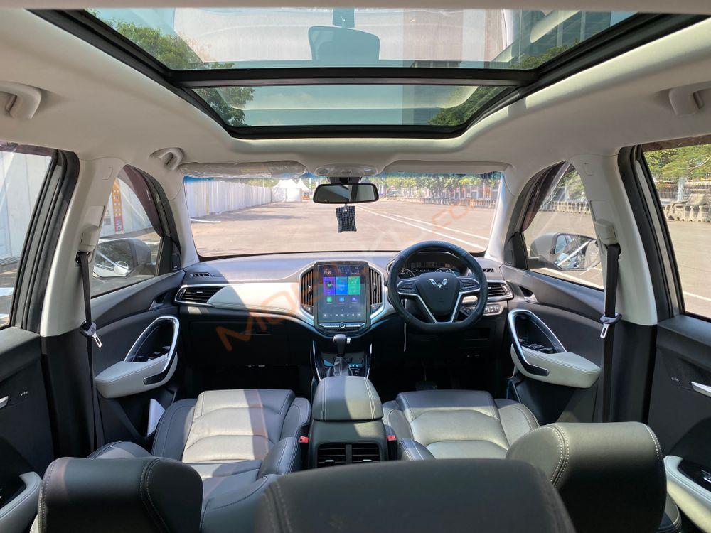 Mobil Wuling Almaz 2019