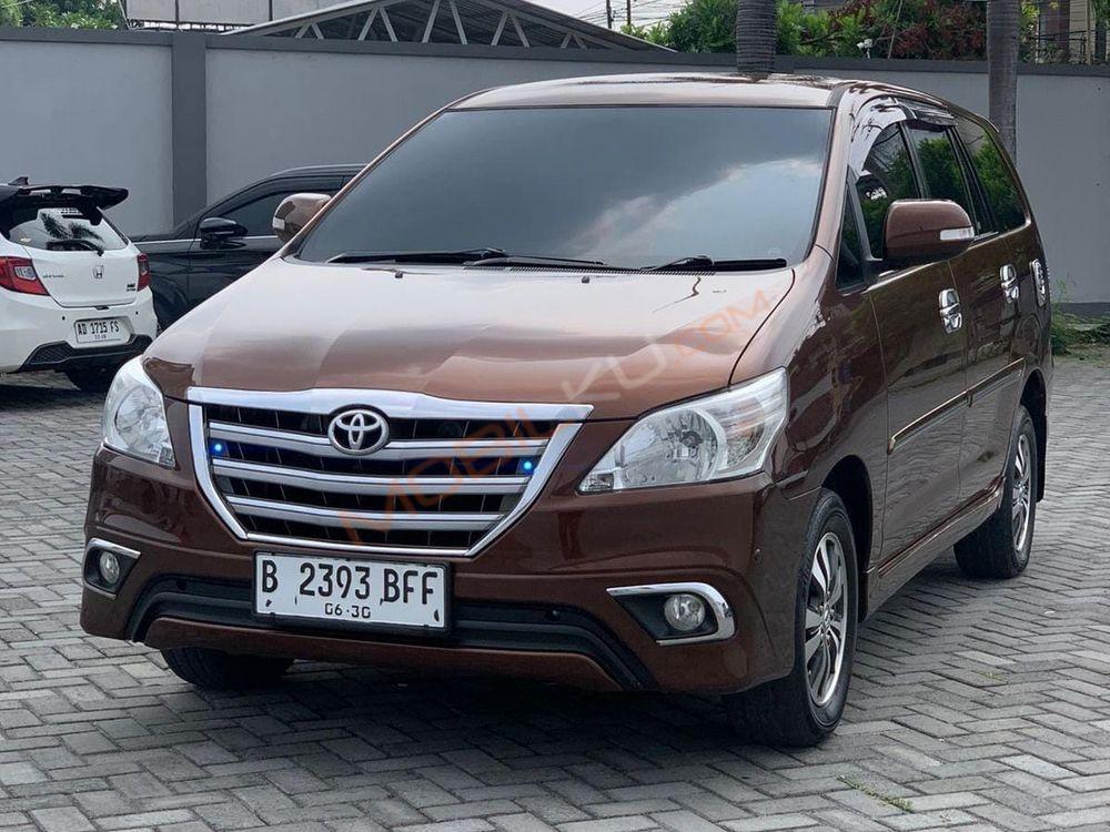 Mobil Toyota Kijang Innova 2015