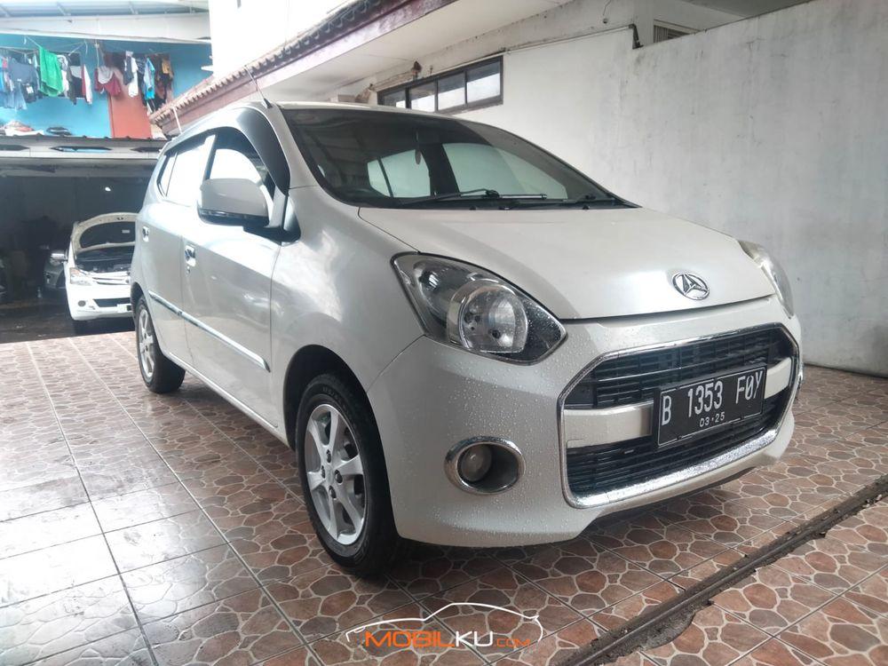 Mobil Daihatsu Ayla 2015