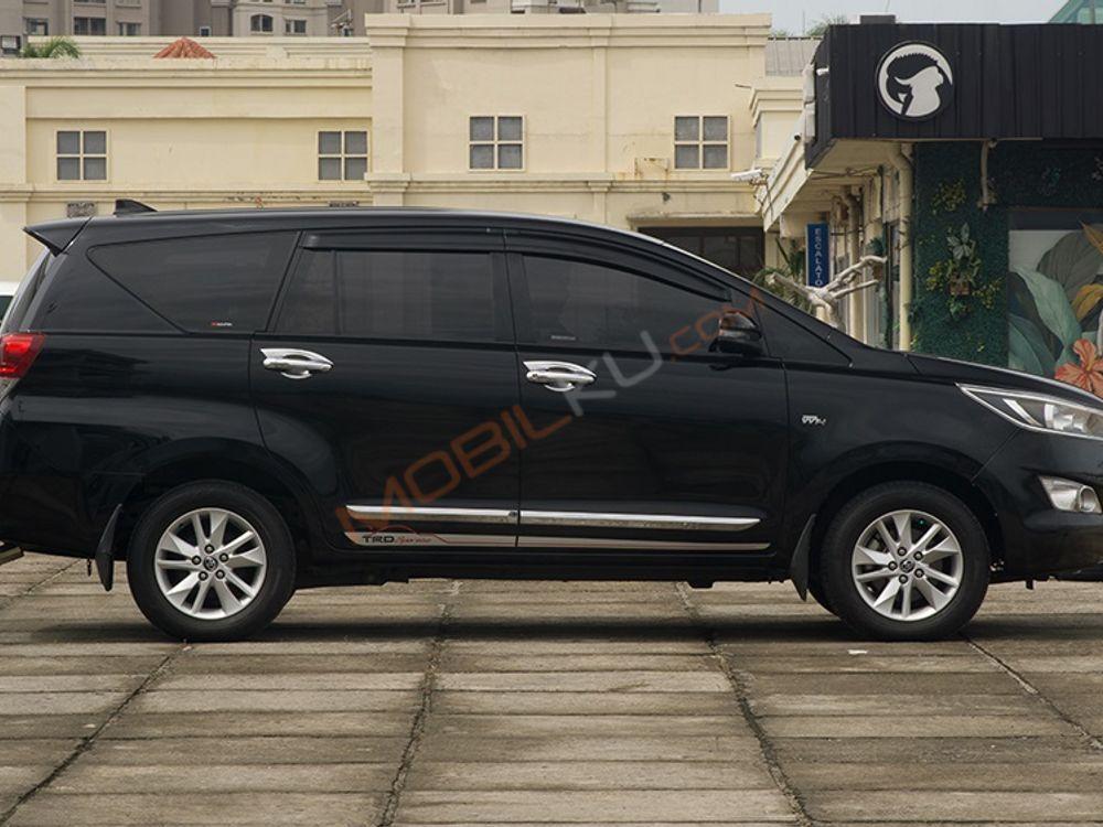 Mobil Toyota Kijang Innova 2019