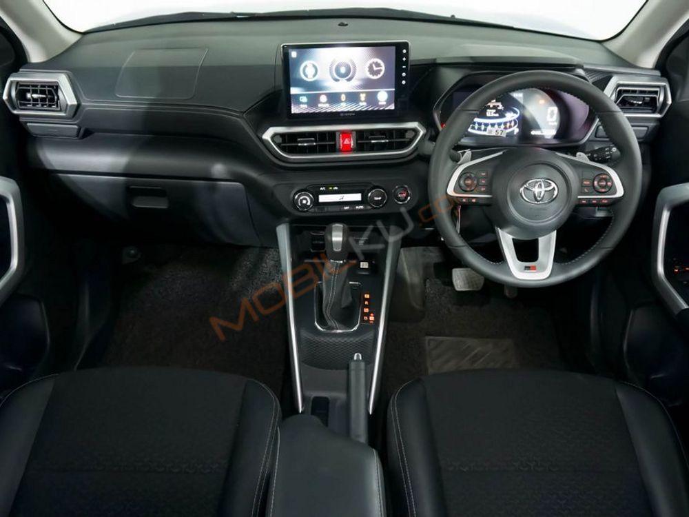 Mobil Toyota Raize 2021