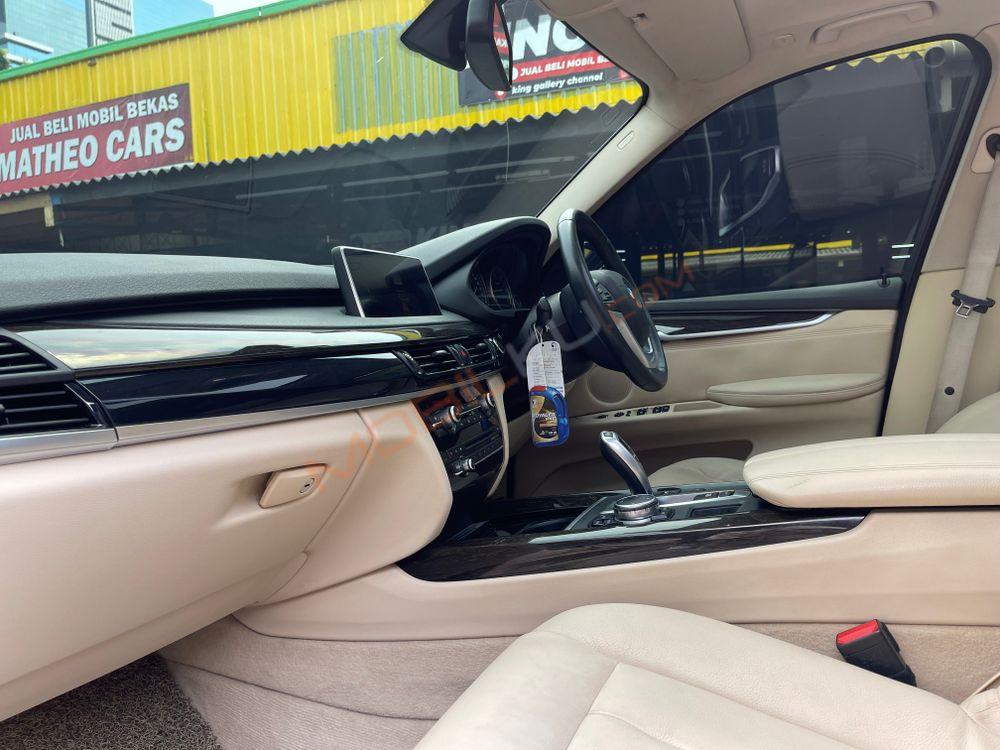 Mobil BMW X5 2015