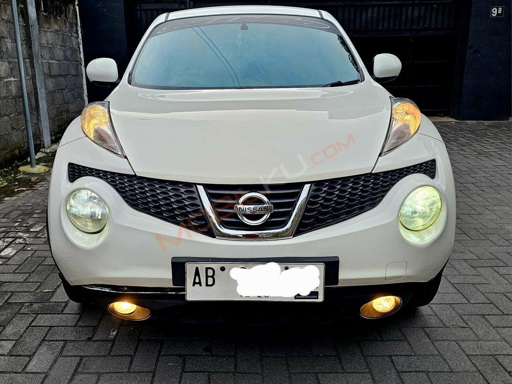 Mobil Nissan Juke 2012