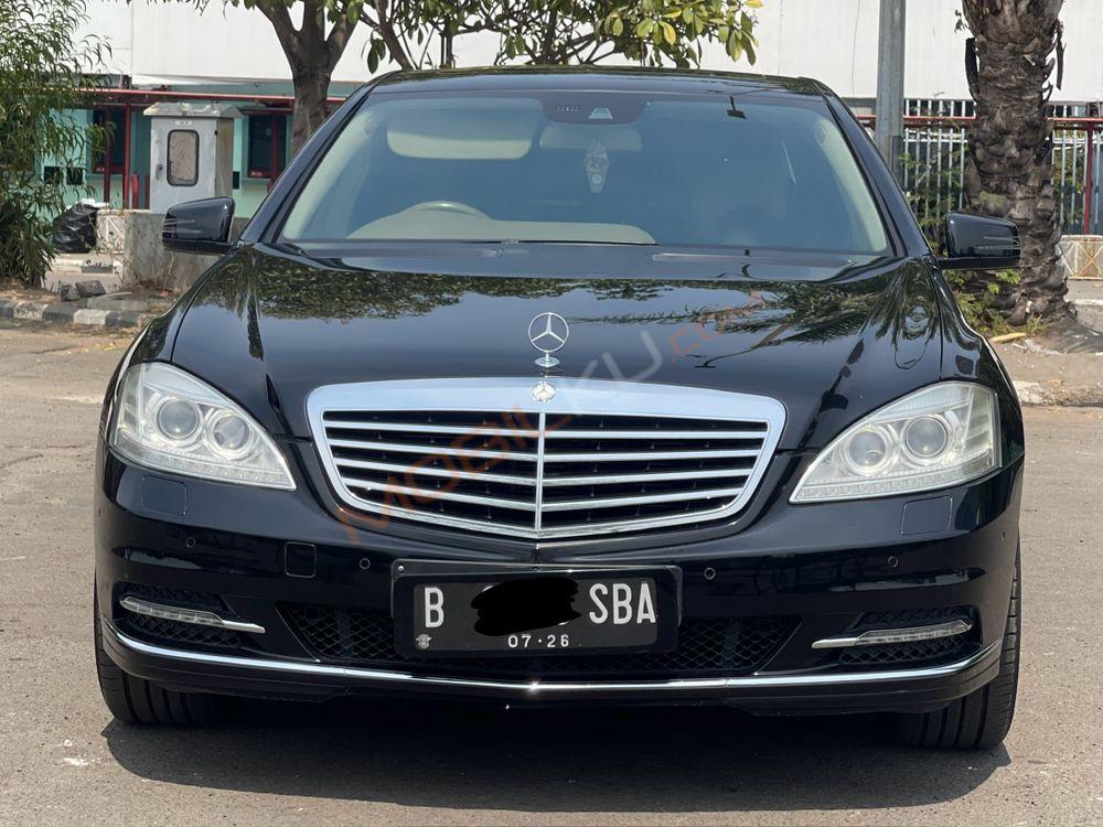 Mobil Mercedes-Benz S-Class 2011