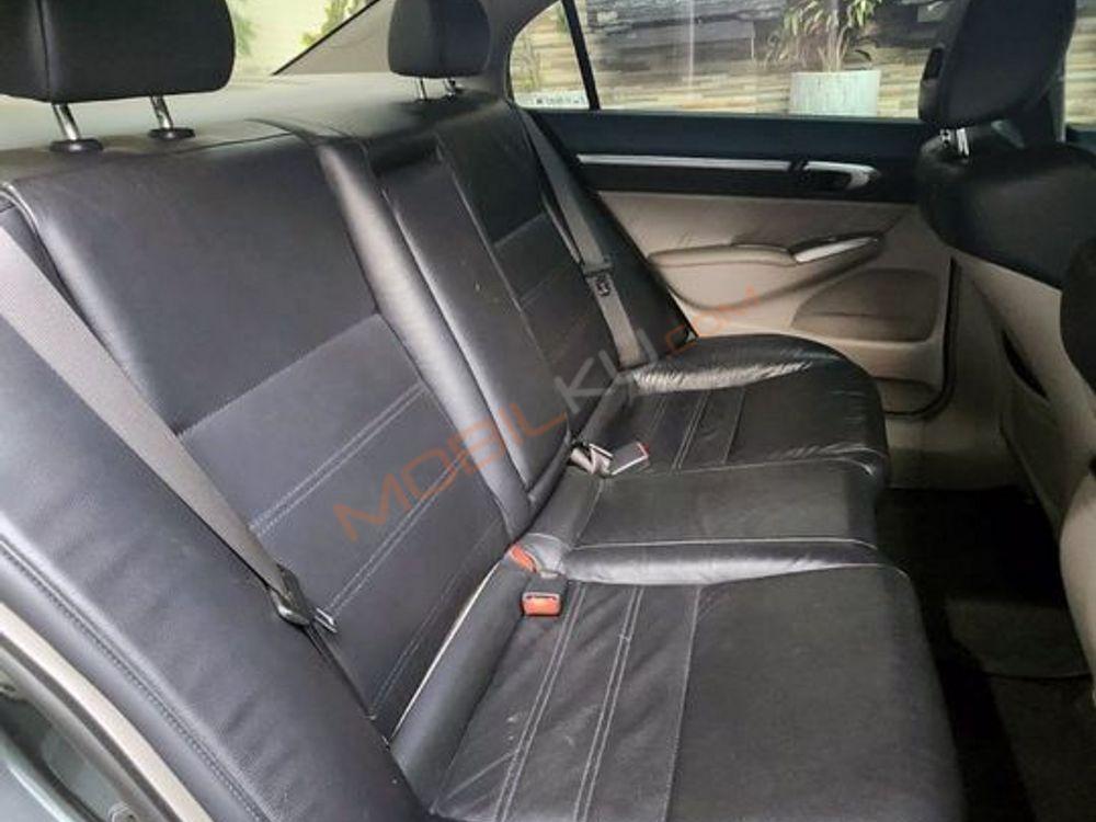 Mobil Honda Civic Sedan 2011