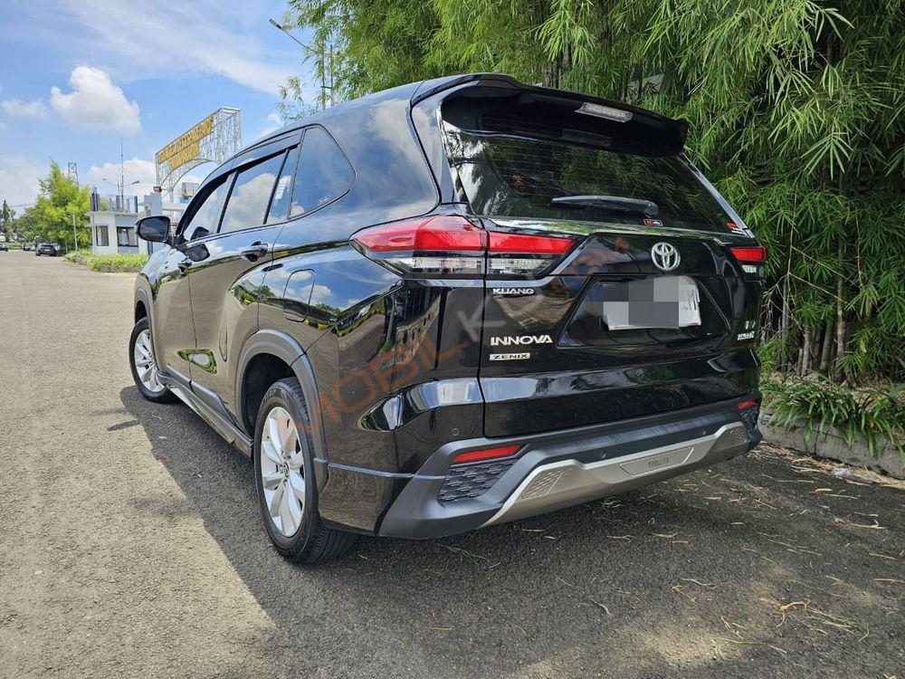 Mobil Toyota Kijang Innova Zenix 2023