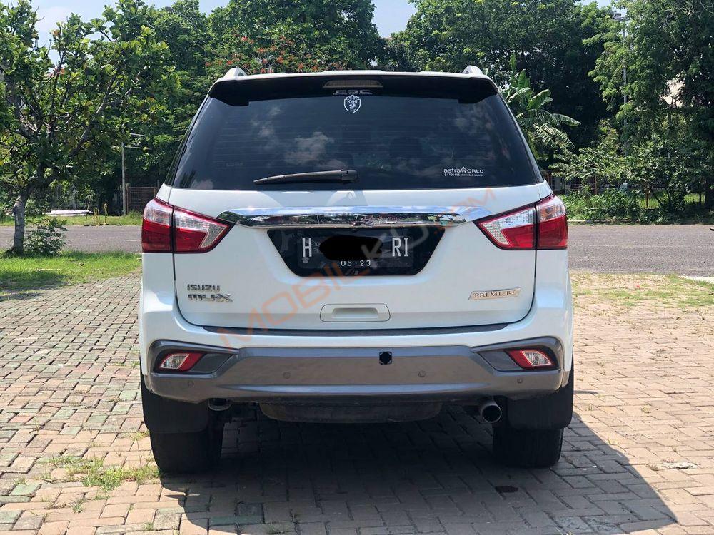 Mobil Isuzu MU-X 2017