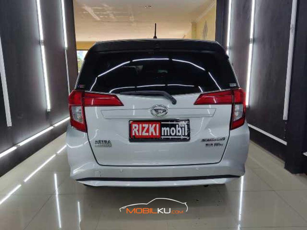 Mobil Toyota Calya 2018