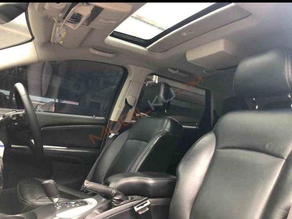 Mobil Dodge Journey 2013