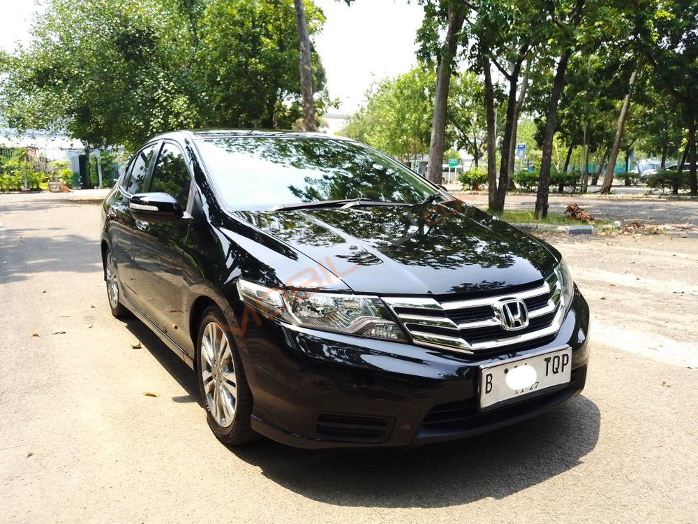 Mobil Honda City Sedan 2012