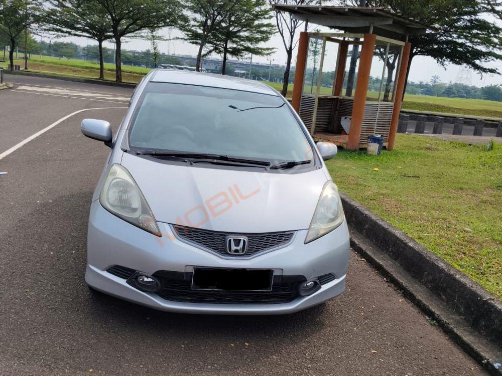 Mobil Honda Jazz 2009