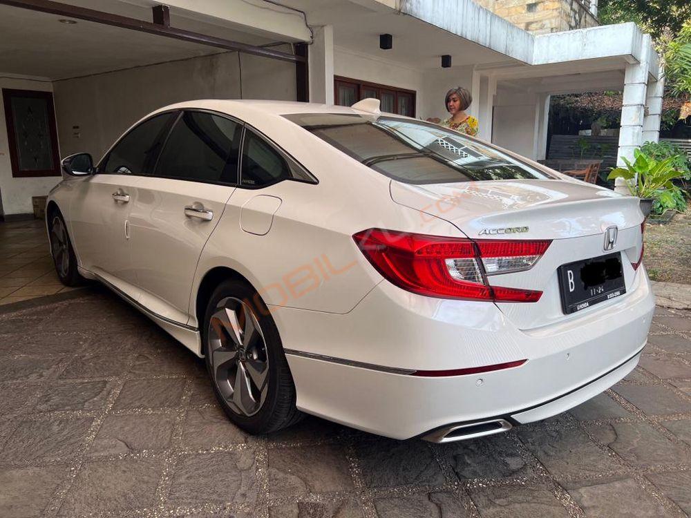 Mobil Honda Accord 2019