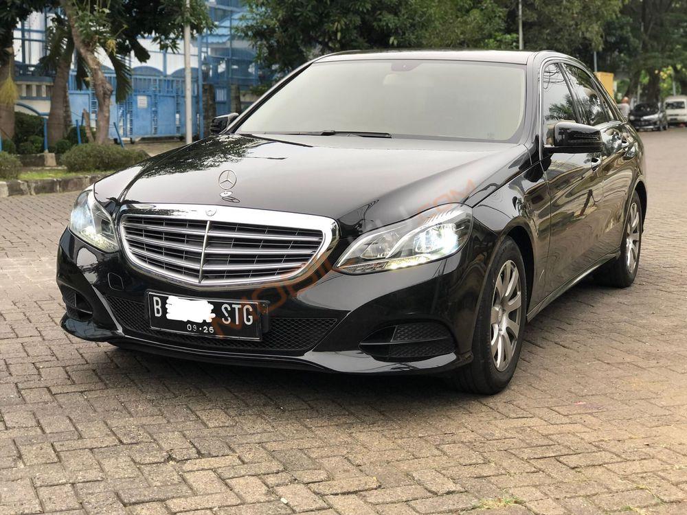 Mobil Mercedes-Benz E-Class 2011
