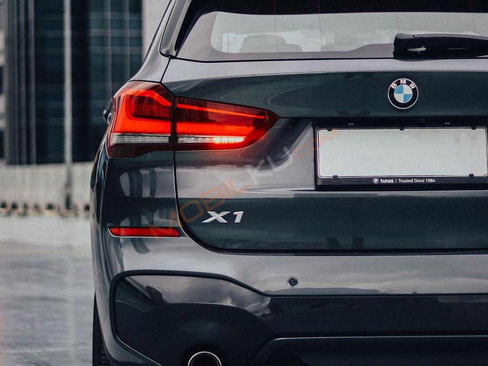 Mobil BMW X1 2022