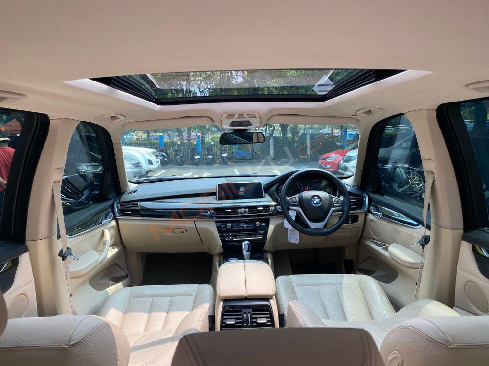 Mobil BMW X5 2015