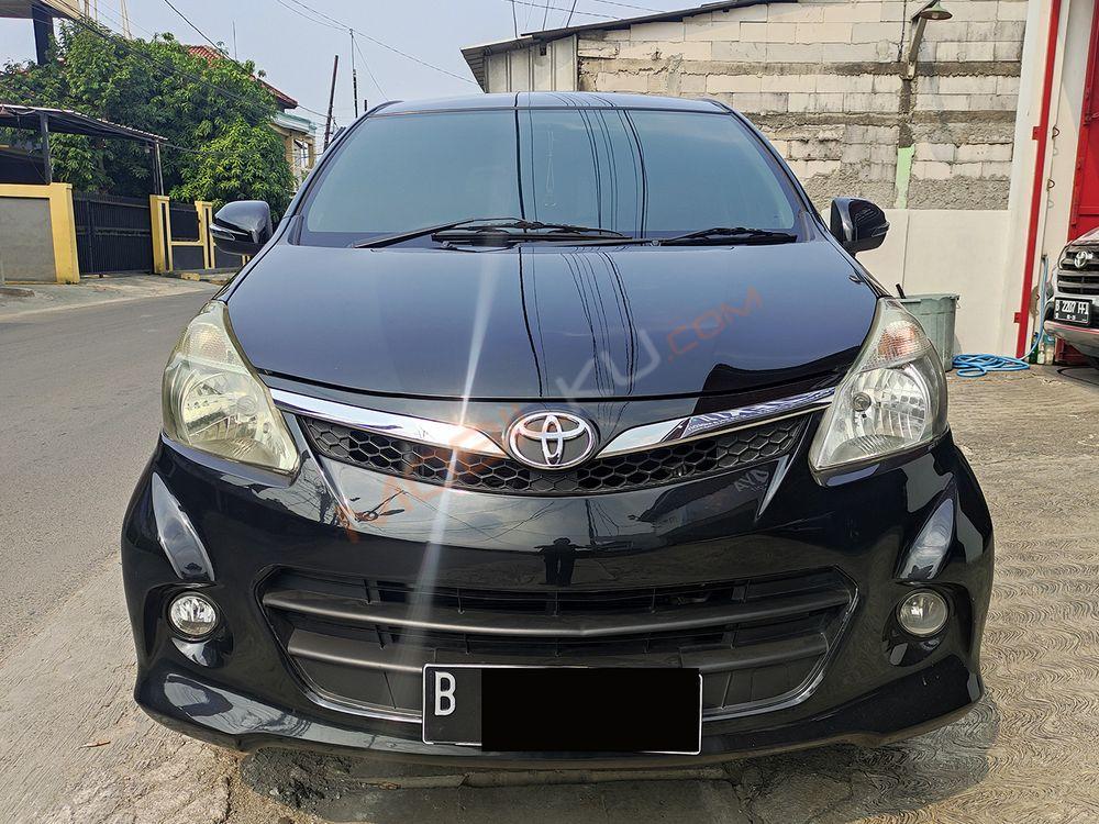 Mobil Toyota Avanza 2015