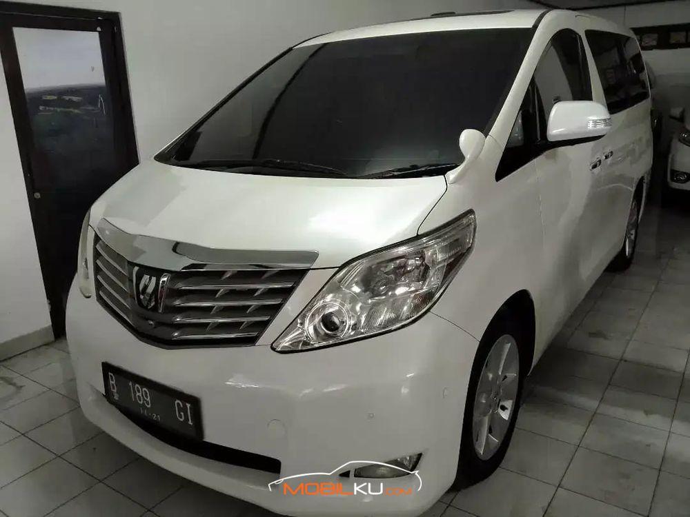 Mobil Toyota Alphard 2008