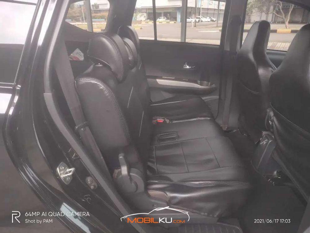 Mobil Toyota Calya 2017