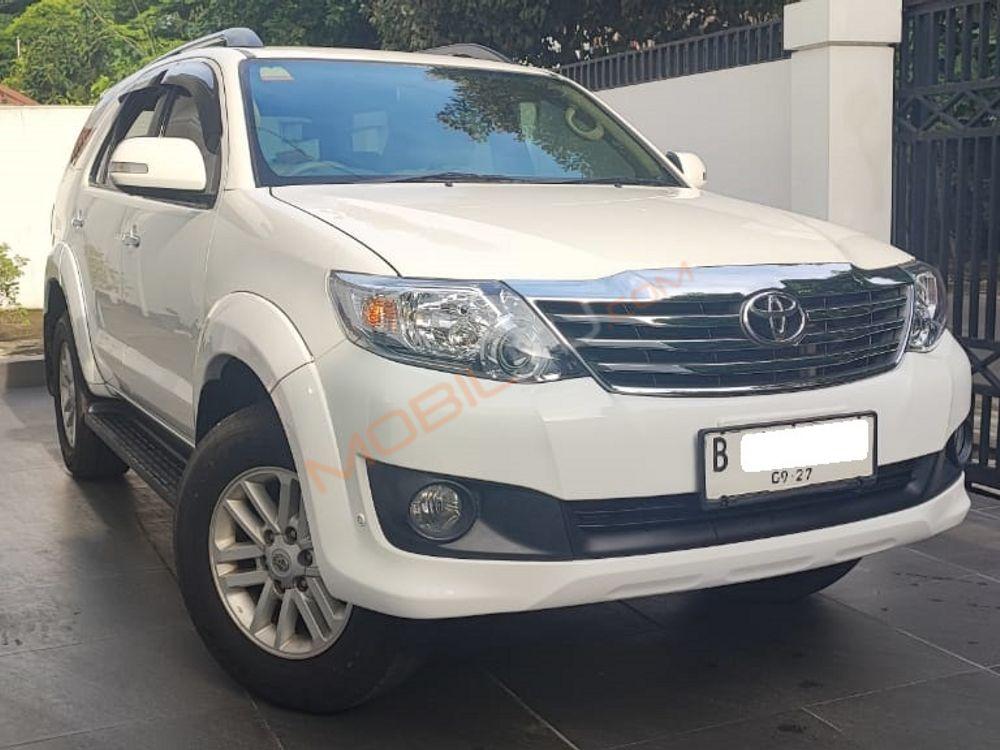 Mobil Toyota Fortuner 2012