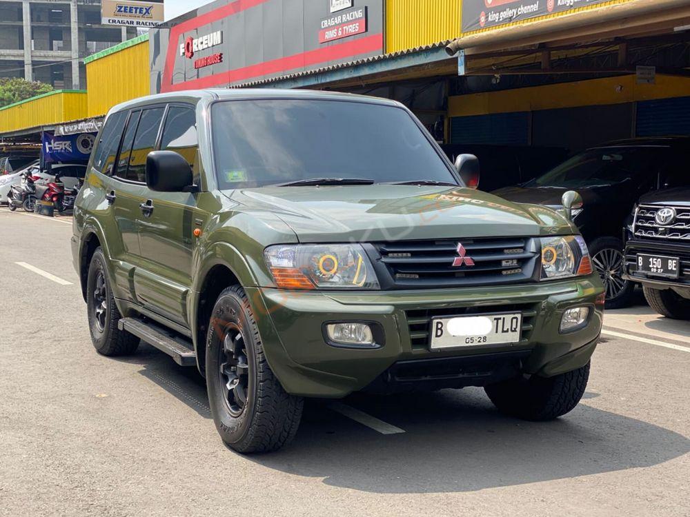 Mobil Mitsubishi Pajero 2001