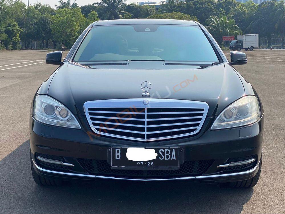 Mobil Mercedes-Benz S-Class 2011