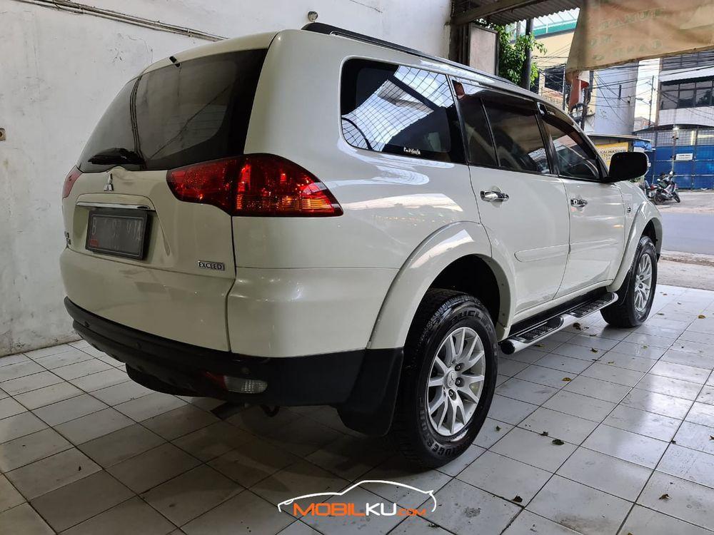 Mobil Mitsubishi Pajero Sport 2012