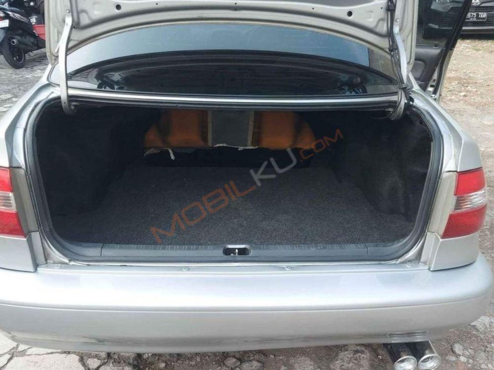 Mobil Toyota Corolla 2001