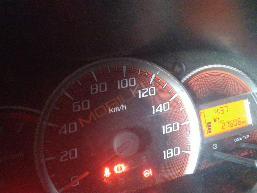 Mobil Daihatsu Xenia 2014