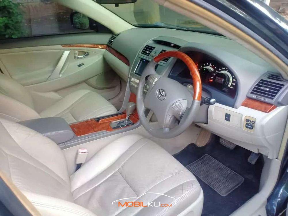 Mobil Toyota Camry 2008