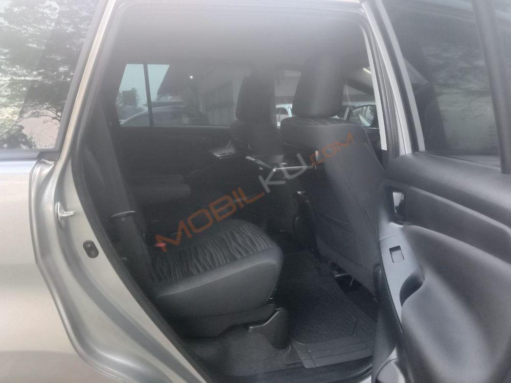 Mobil Toyota Kijang Innova 2021