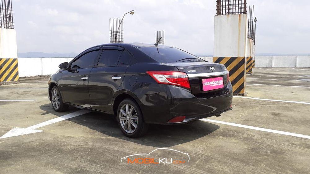 Mobil Toyota Vios 2013