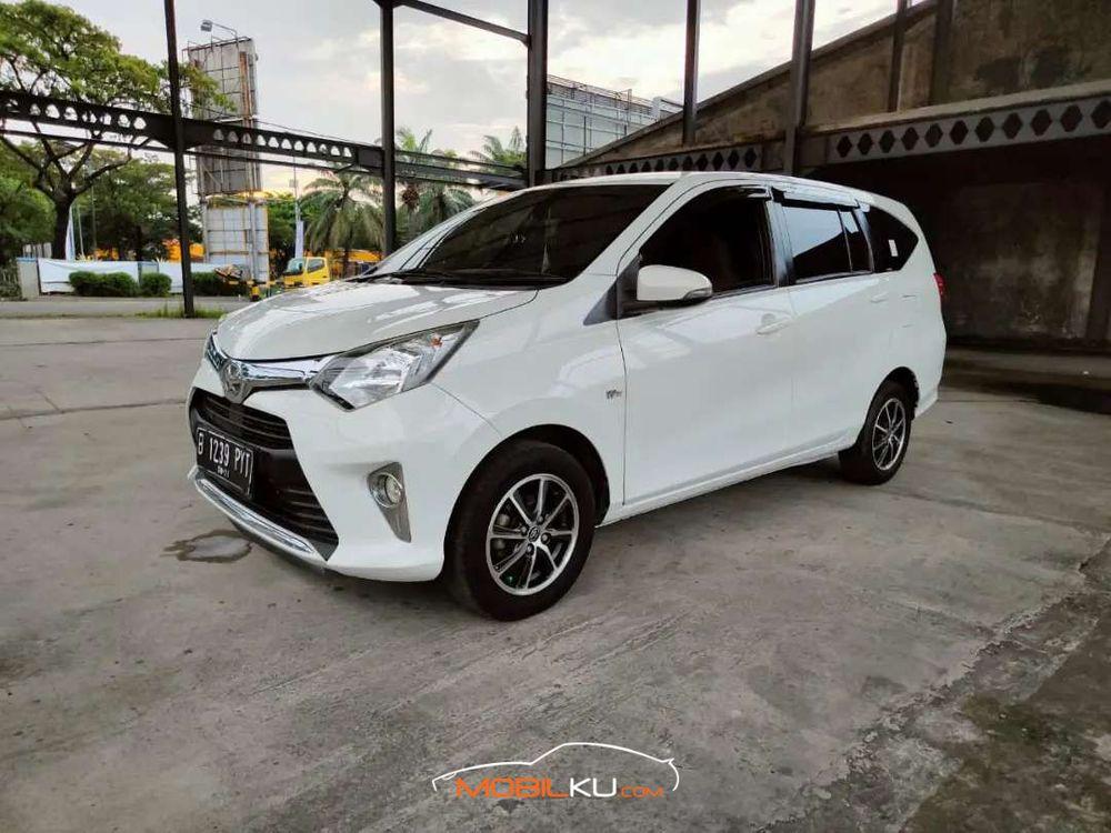 Mobil Toyota Calya 2016