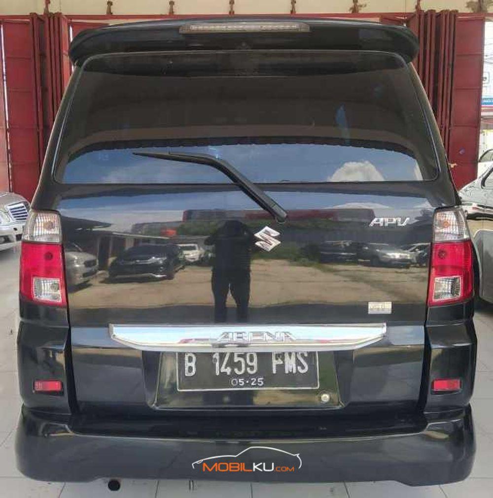 Mobil Suzuki APV 2011