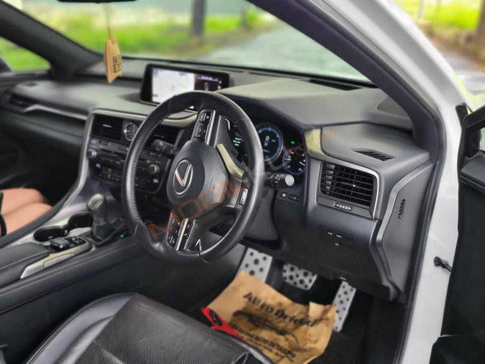 Mobil Lexus RX 2019
