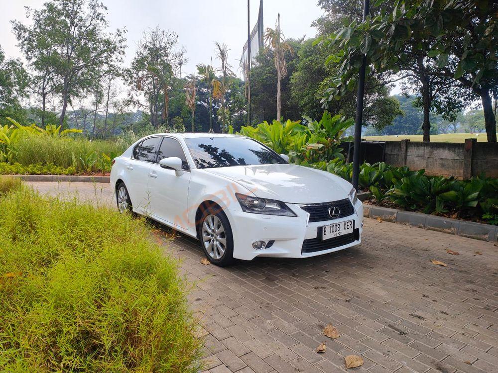 Mobil Lexus GS 2012