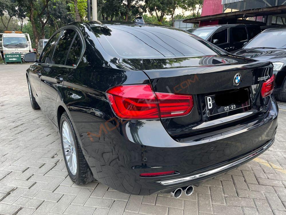Mobil BMW 3 Series 2018