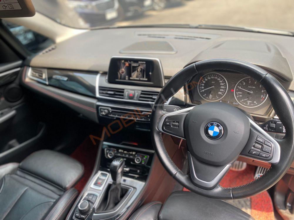 Mobil BMW 2 Series 2015