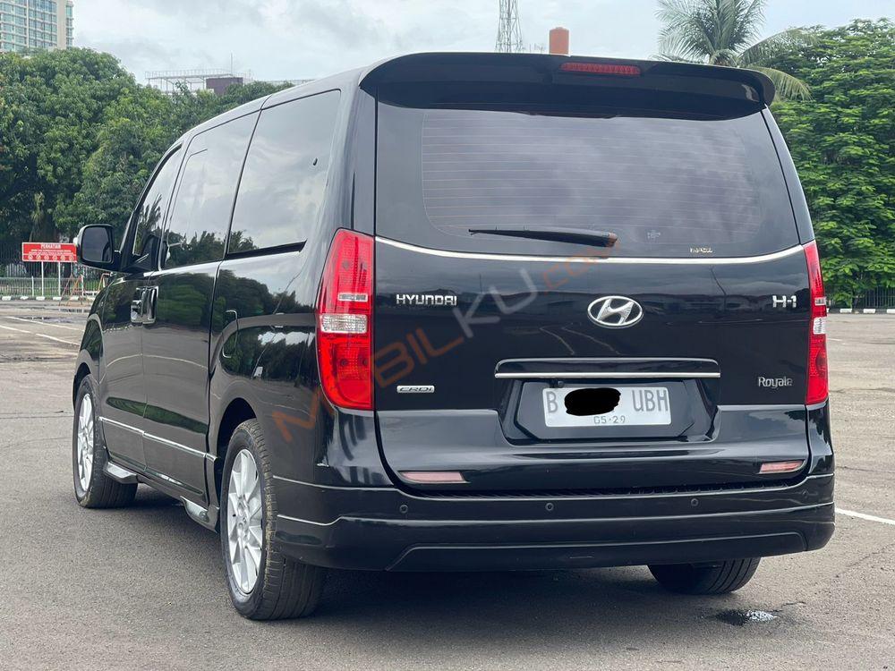 Mobil Hyundai H-1 2015