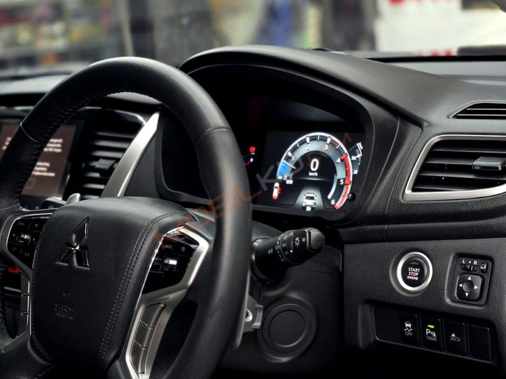 Mobil Mitsubishi Pajero Sport 2021