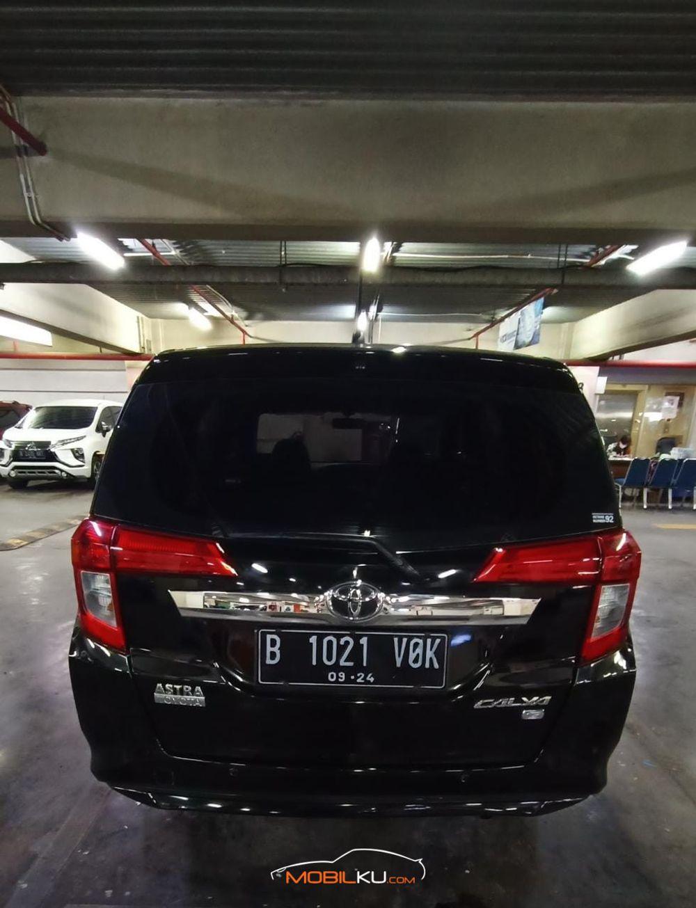 Mobil Toyota Calya 2019