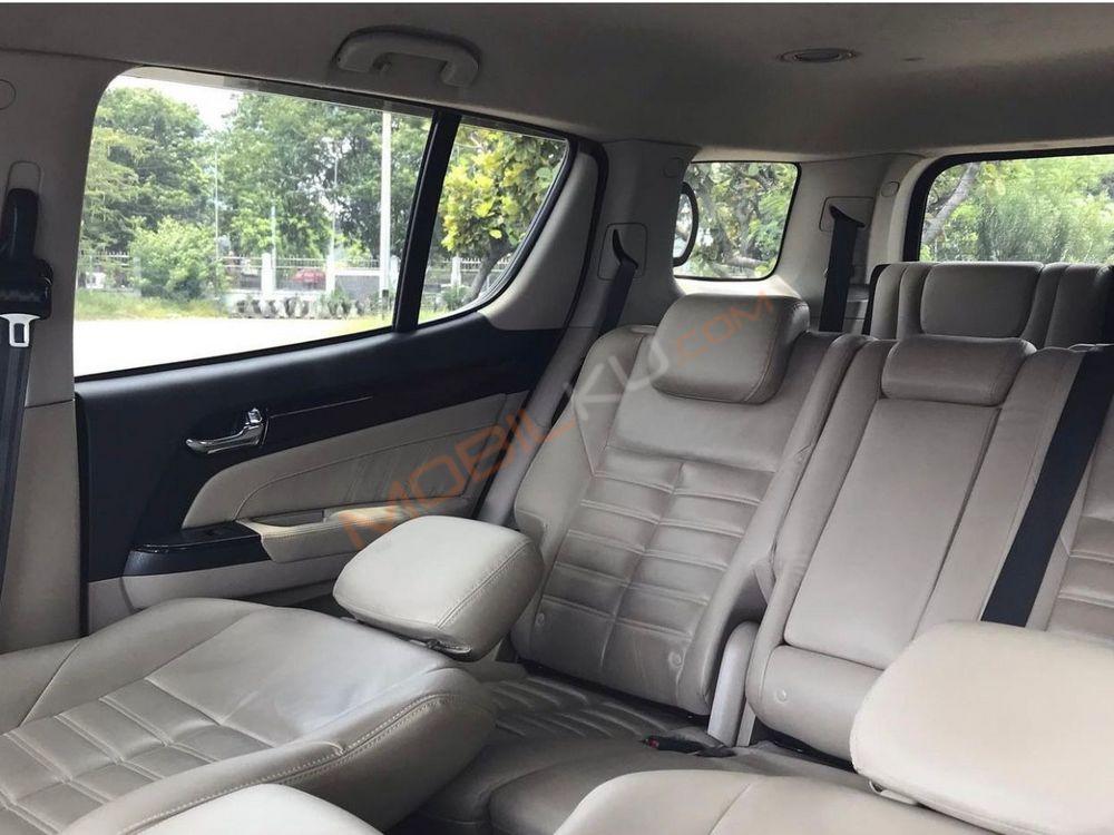 Mobil Isuzu MU-X 2017