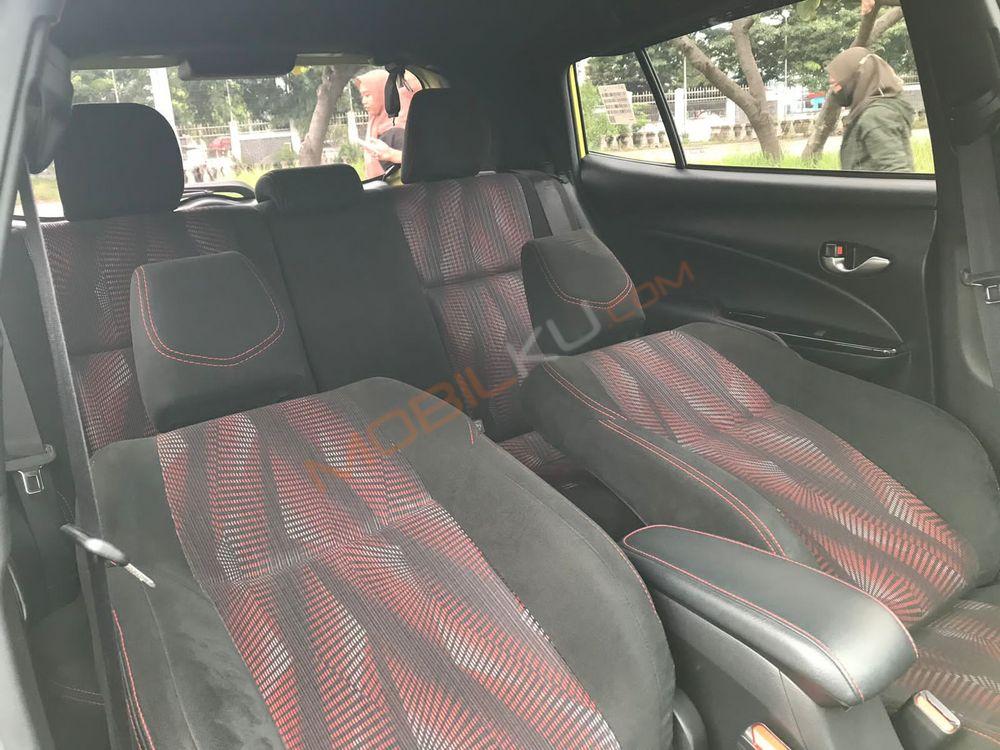 Mobil Toyota Yaris 2020