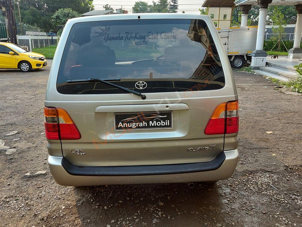 Mobil Toyota Kijang 2003