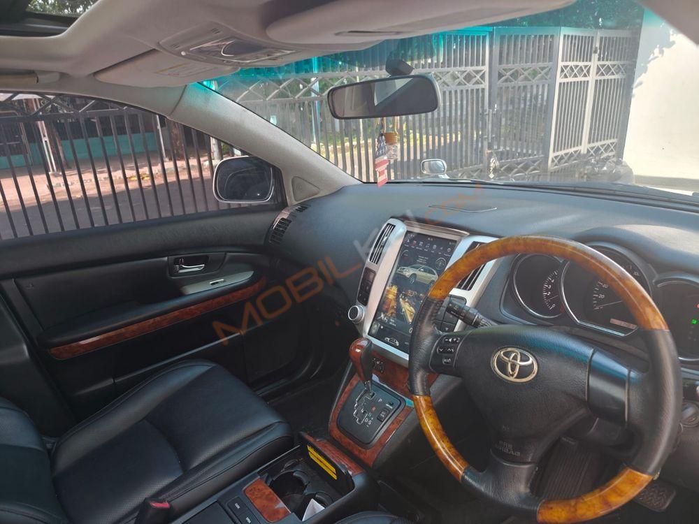 Mobil Toyota Harrier 2011