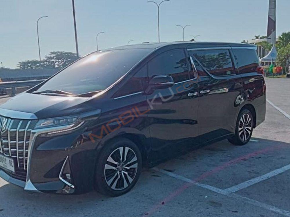 Mobil Toyota Alphard 2018