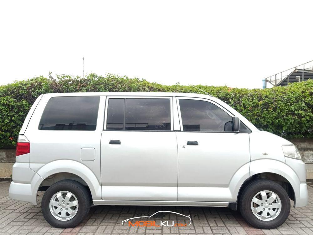 Mobil Suzuki APV 2015