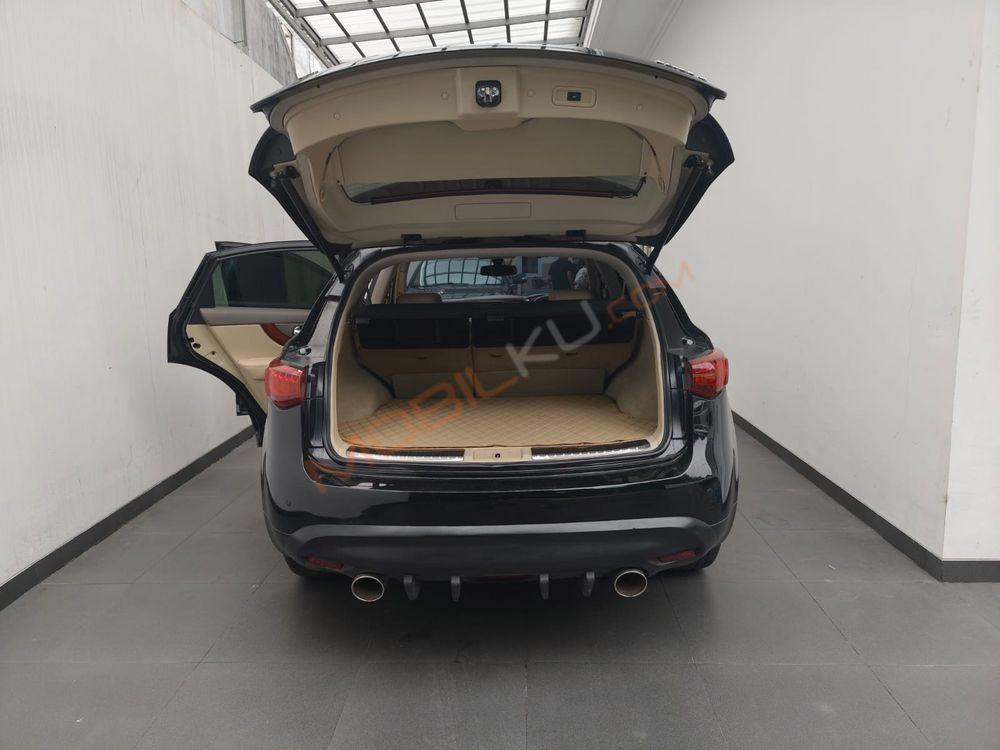 Mobil Infiniti FX 2013