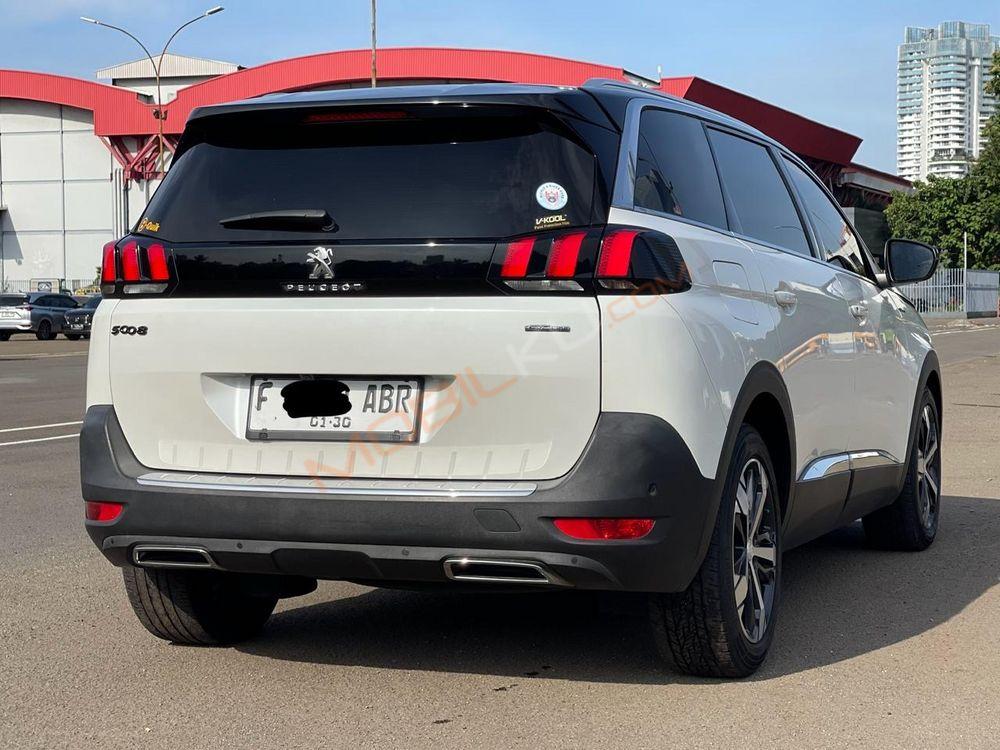 Mobil Peugeot 5008 2019